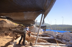In Israele, scavi in Giudea lungo l’autostrada 38 hanno portato alla luce un tempio di 6000 anni e la prima costruzione risalente a circa 10000 anni fa (novembre 2013)